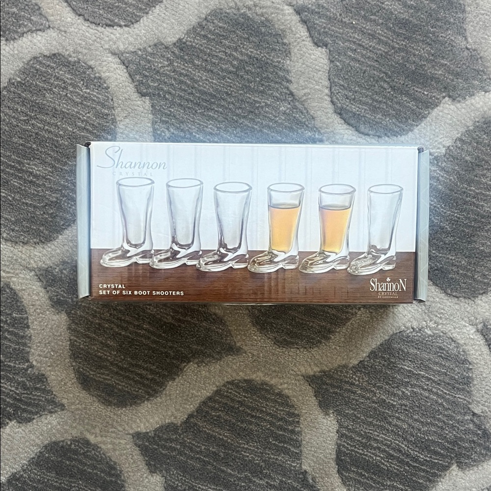 Crest Shannon Crystal Shooter Set in Light Blue Box